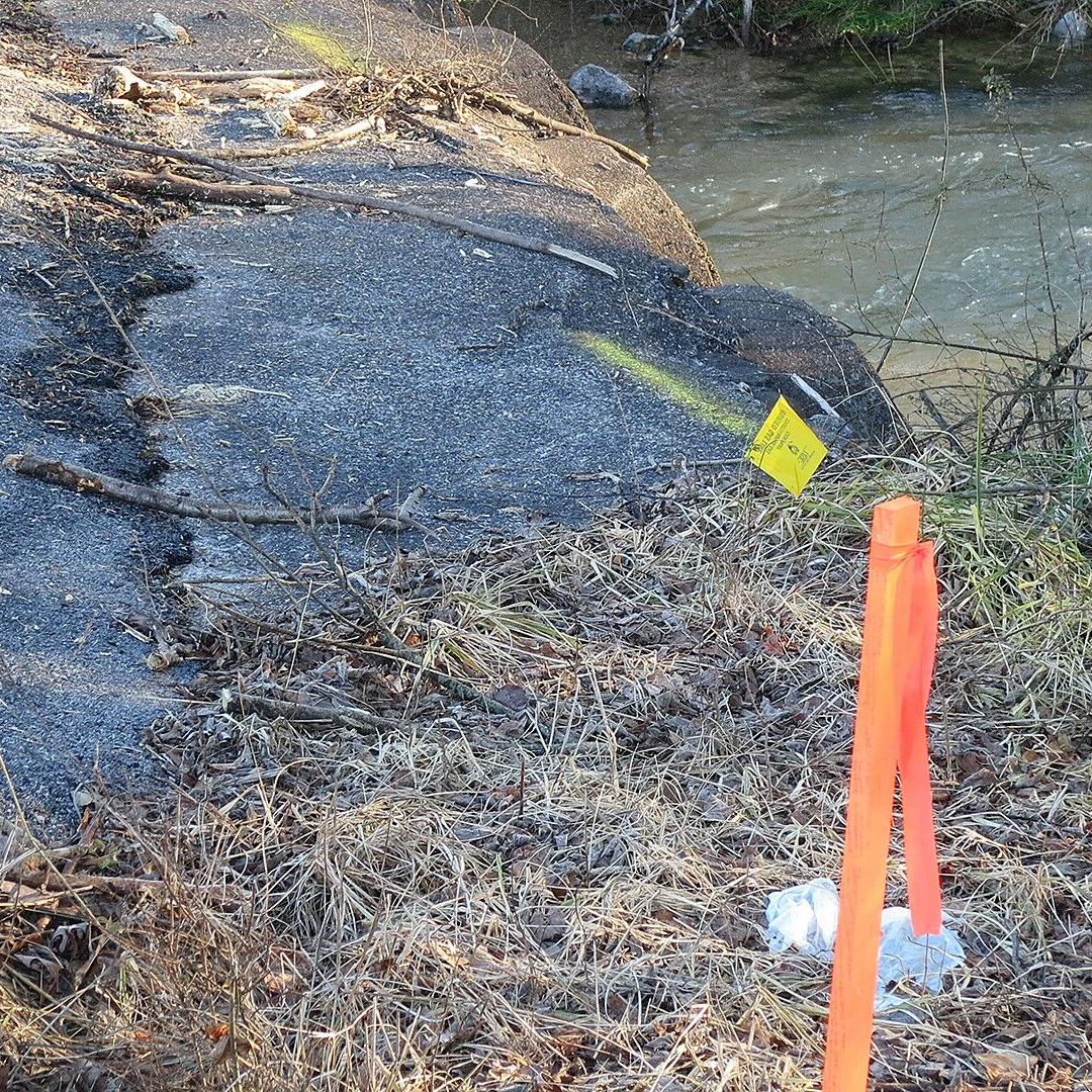 HALE ROADCLOSED2.JPG